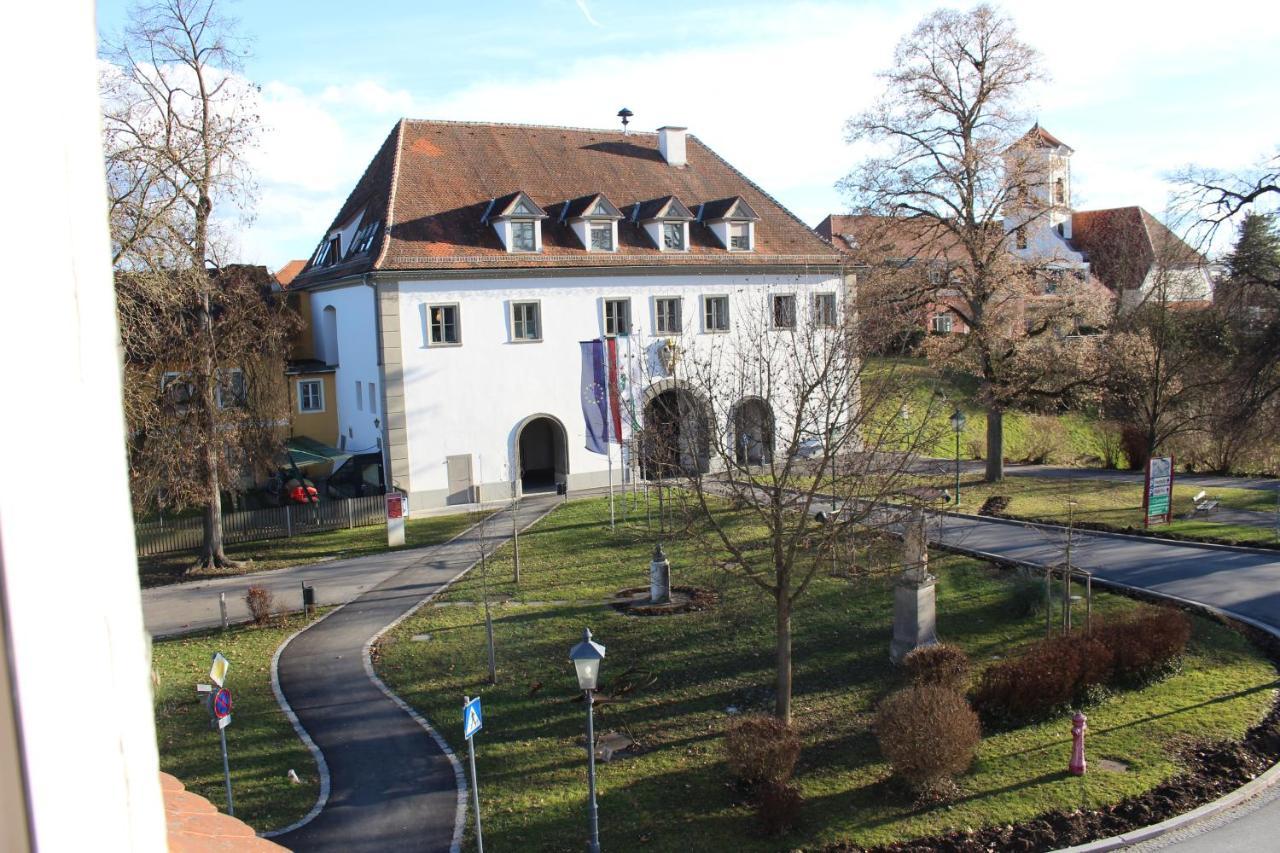 Apartamento Haus Semmi Fuerstenfeld Exterior foto